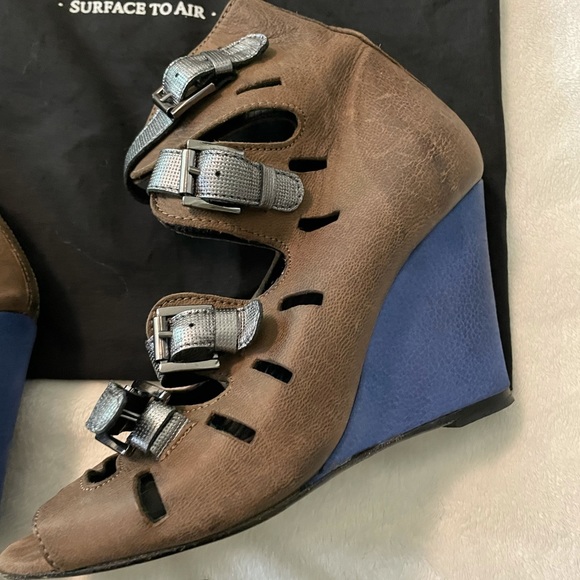 Unique Surface to Air buckle wedge sandals - Picture 7 of 14